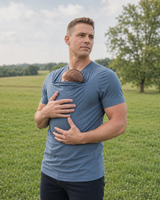 Bleu · Courte · T-shirt porte-bébé Nidou bleu, en extérieur